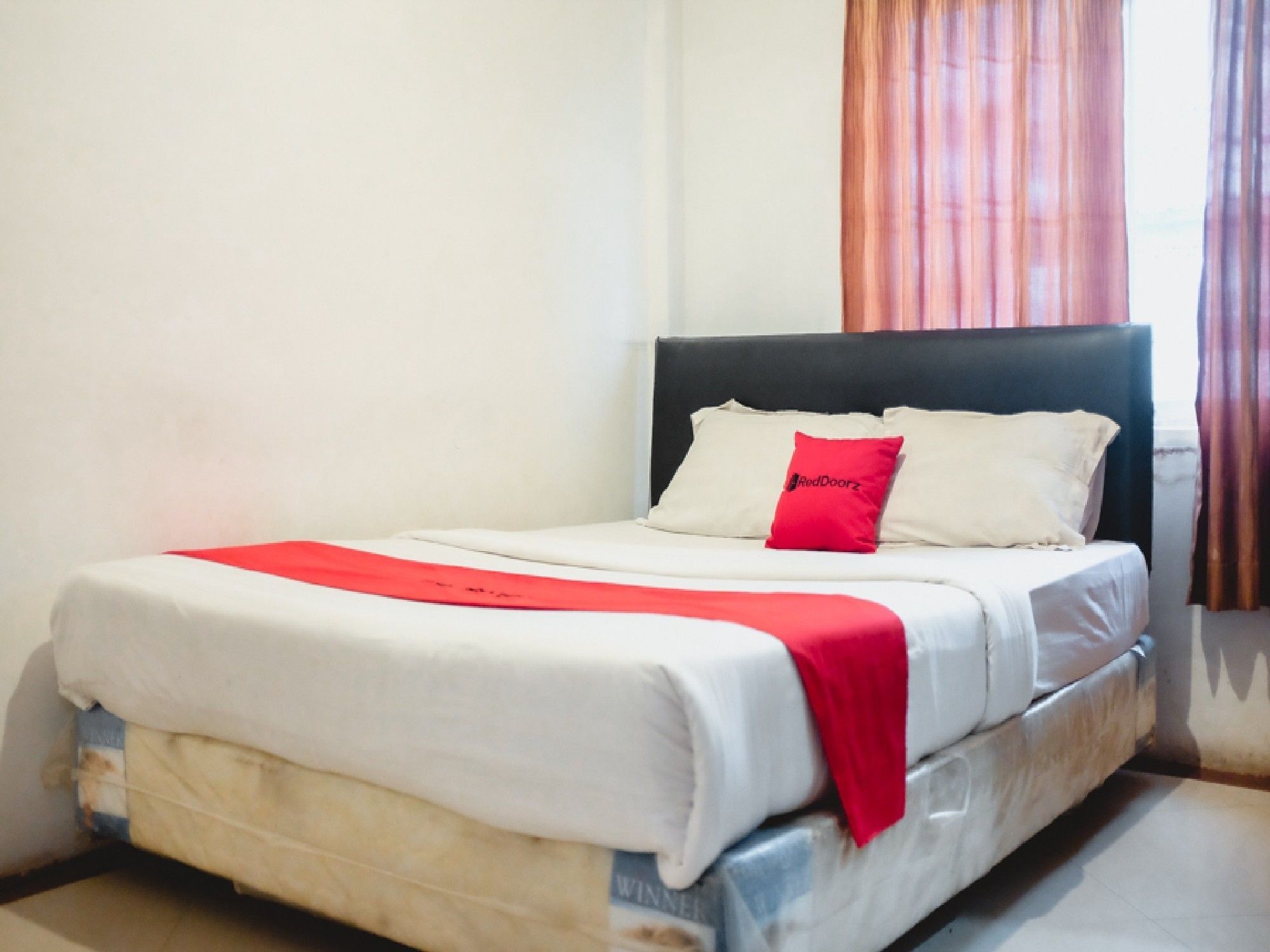 Reddoorz Plus Near Palembang Indah Mall Экстерьер фото