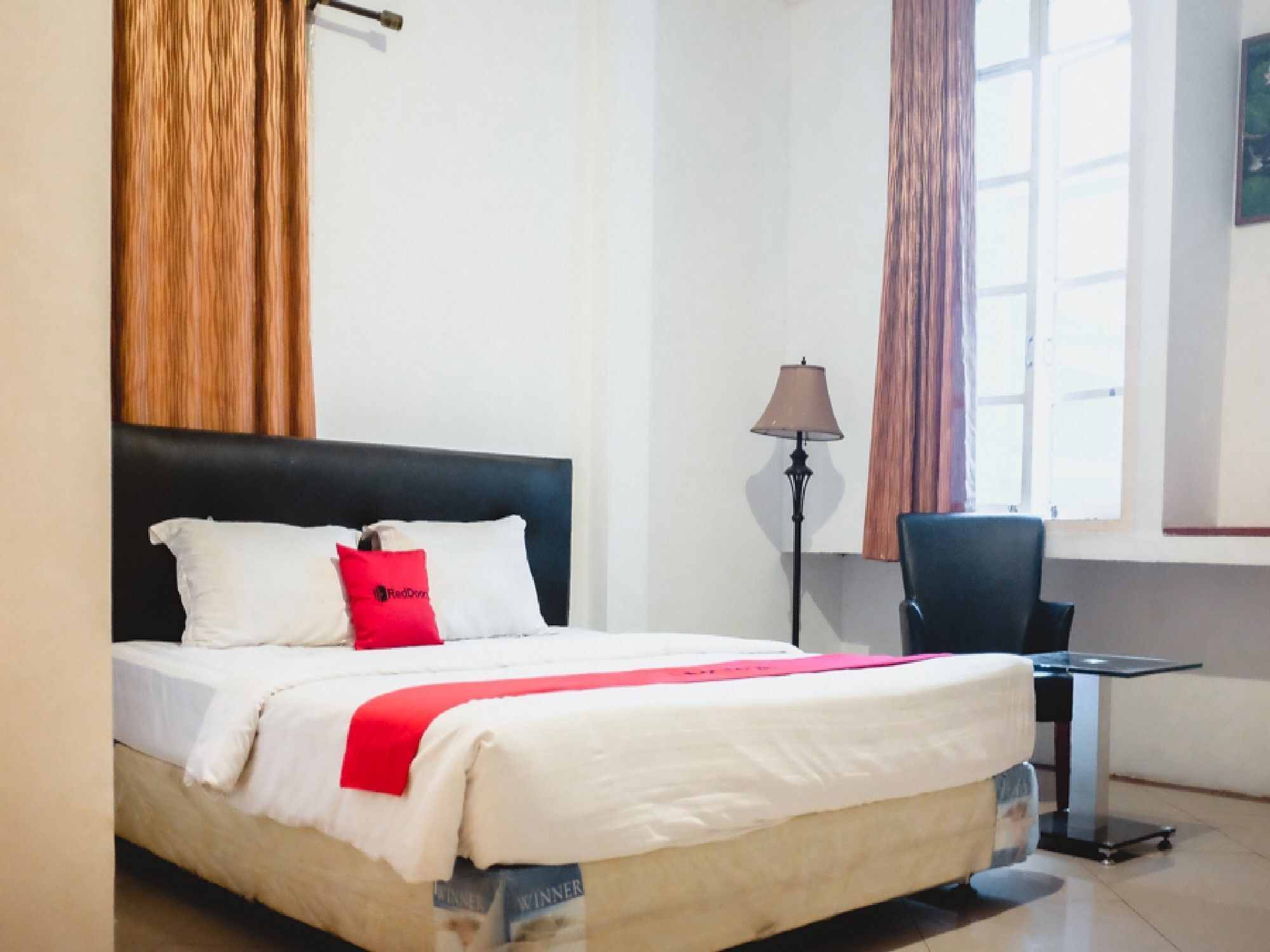 Reddoorz Plus Near Palembang Indah Mall Экстерьер фото